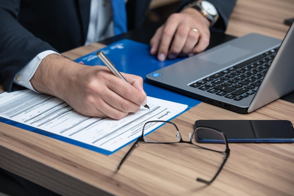 divorce lawyer